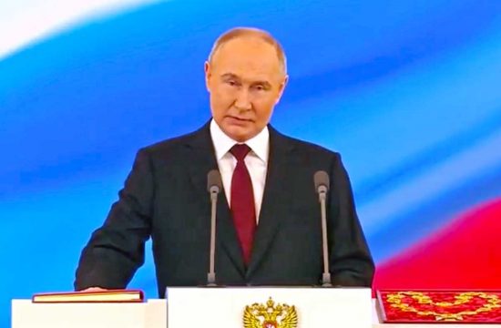 Mosca - Putin giura per il quinto mandato presidenziale