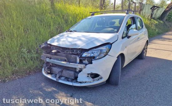 Viterbo - Incidente in strada Acquabianca