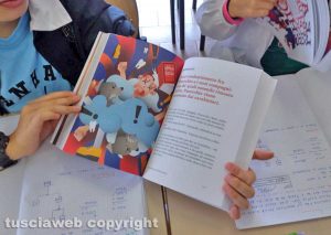 Il Pinocchio donato a 3 mila bambini arriva nelle scuole viterbesi