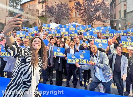 Viterbo - L’iniziativa a sostegno di Antonella Sberna a piazza del Gesù