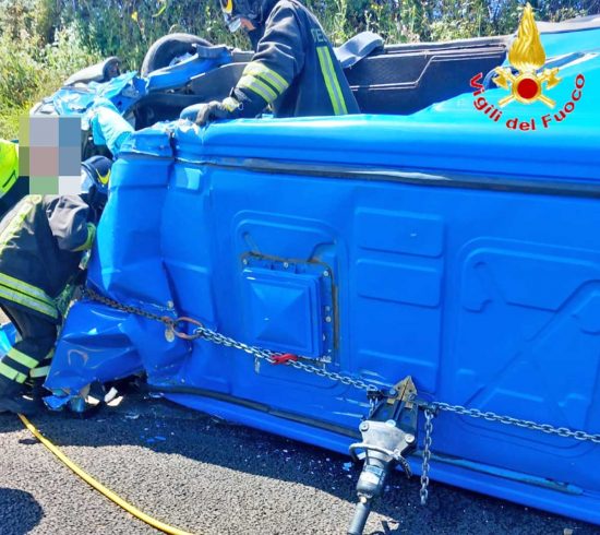 Cerveteri - Scontro tra furgone e bus sull'A12