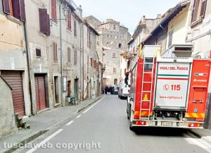 Bomarzo - Scontro auto e apecar, un feritoBomarzo - Scontro auto e apecar, un ferito
