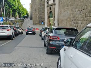 Viterbo - Parcheggi a piazza della Verità senza rispettare il pagamento