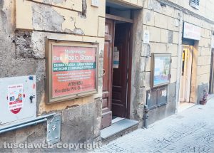 Viterbo - Via Roma - Uomo trovato morto in casa - I carabinieri sul posto