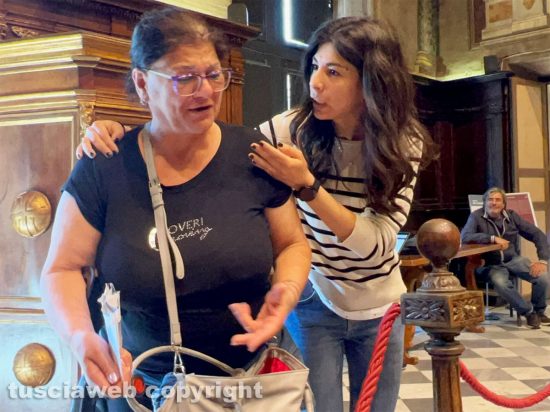 Viterbo - Signora irrompe in consiglio comunale