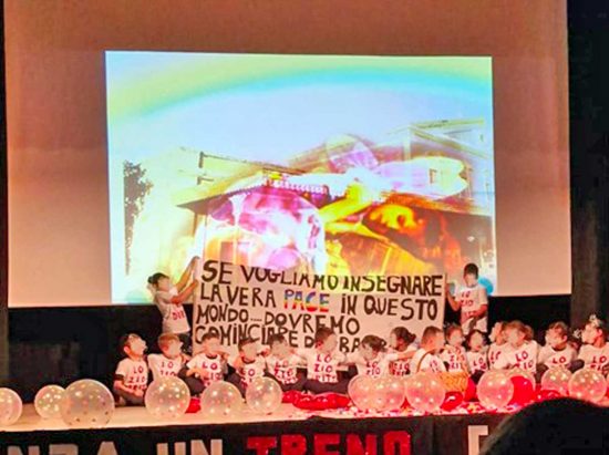 Viterbo - I bambini della scuola primaria Ellera in scena con "Un treno carico di diritti"