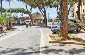 Civitavecchia - La sosta selvaggia a piazza Calamatta