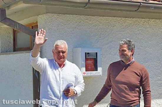 Il defibrillatore donato al Calcio Tuscia