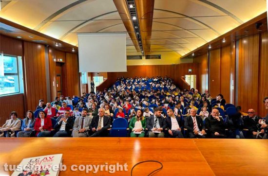 Viterbo - Il Pinocchio di Collodi regalato alle scuole elementari - Donate 3000 copie - La presentazione all'Unitus
