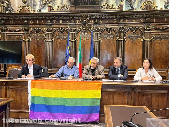 Viterbo - Conferenza di presentazione del TusciaPride - Da sinistra Mirko Giuggiolini, Giancarlo Mazza, Alfonso Antoniozzi, Emanuele Aronne ed Elena Angiani