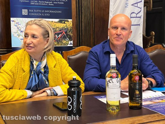 Viterbo - Conferenza stampa presentazione Trail dei Papi - Da sinistra Maria Rita De Alexandris e Giorgio Sigillò