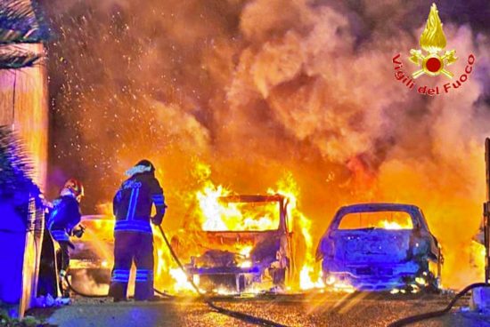 Santa Marinella - L'incendio in via delle Fresie