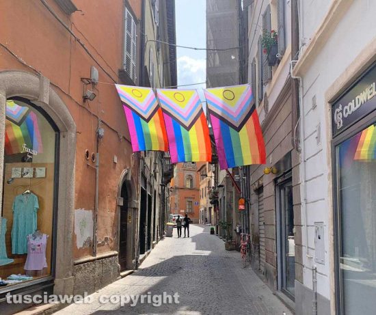 Viterbo - La Rainbow Street di via Saffi