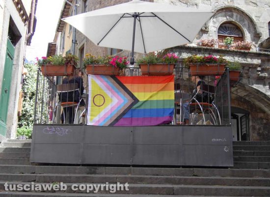 Viterbo - La Rainbow Street di via Saffi