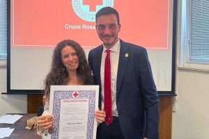 Viterbo - La consegna della medaglia di benemerenza ad Antonella Sberna