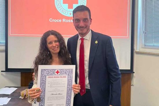 Viterbo - La consegna della medaglia di benemerenza ad Antonella Sberna