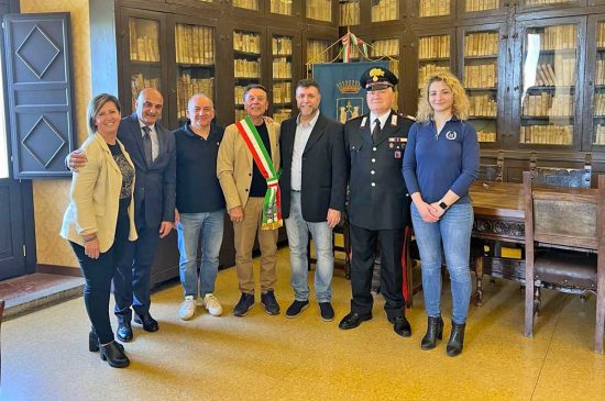 Caprarola - Luogotenente Giancarlo Pelliccia e l'amministrazione comunale