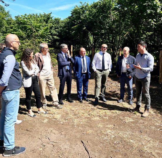 Viterbo - Il sottosegretario Claudio Barbaro in visita all'ente Parco Monti Cimini