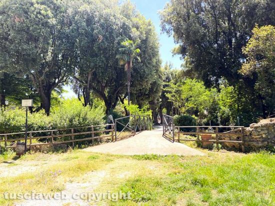 Viterbo - Pratogiardino Lucio Battisti - Il laghetto di Anna