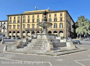 Viterbo - La fontana di piazza della Rocca