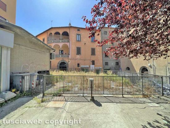 Viterbo - I bagni pubblici di piazza dei Caduti