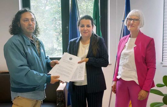 Viterbo - La presentazione della raccolta firme per la sala commiato per riti laici al cimitero