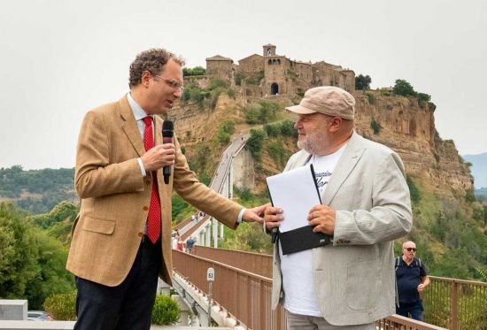 Bagnoregio - La partenza della carovana di Destinazione Capo Nord - Stefano Umbertini e Salvatore Regoli