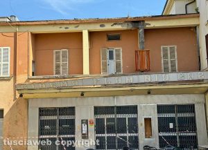 Civita Castellana - Cinema Flaminio - Insegna pericolante