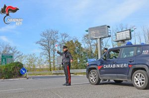 Magliano Sabina - Trovato con hashish, un caricatore per pistola e proiettili di vario calibro