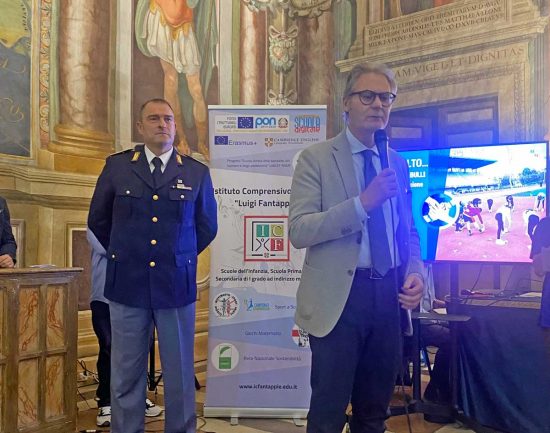 Viterbo - L'evento "Puntiamo in alto… a mille metri sopra i bulli" dell'istituto comprensivo Fantappié