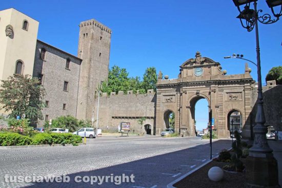Viterbo - Piazza della Rocca