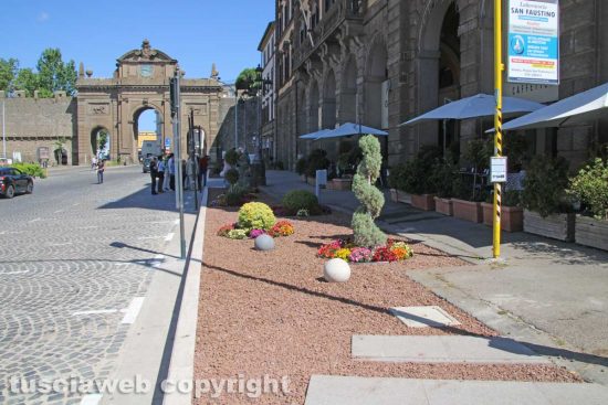 Viterbo - Piazza della Rocca