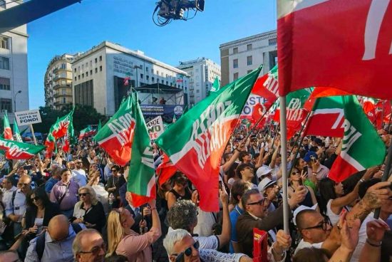 La manifestazione di FI a Napoli