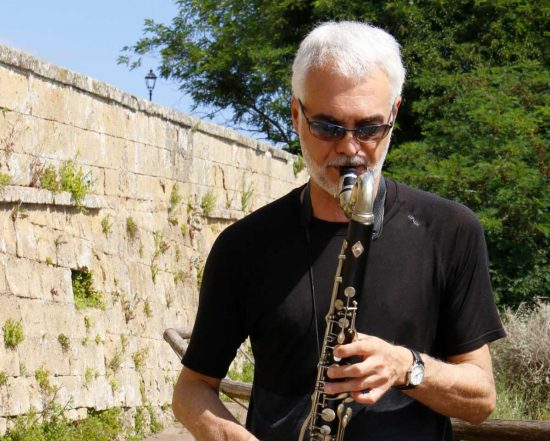 Luciano Orologi, musicista e protagonista della passeggiata-racconto
