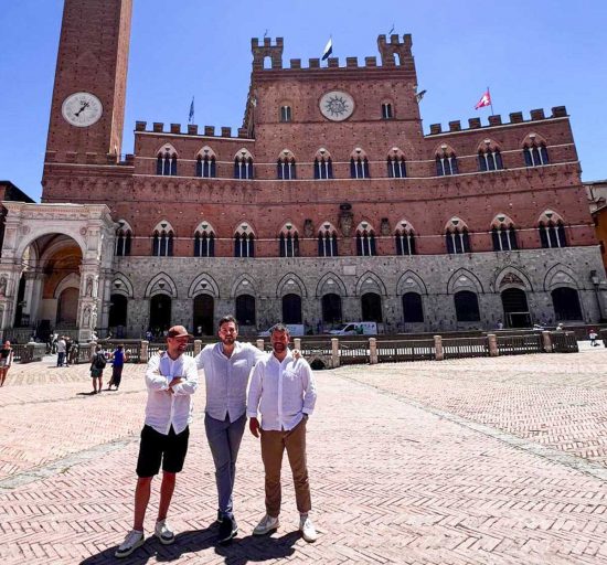 Siena - Edilizia alternativa in piazza del Campo