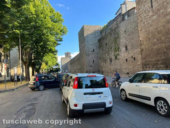 Viterbo - Passa la Mille Miglia e il traffico va in tilt