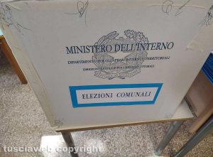 Seggio elettorale - Un'urna