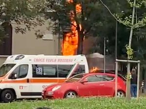 Milano - Incendio in un'autofficina, 4 morti e diversi feriti