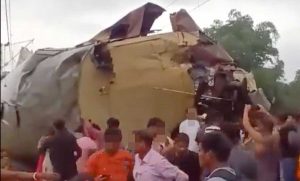 Bengala - Scontro tra un treno passeggeri e un merci in India, diverse vittime