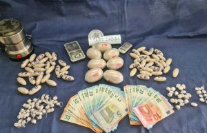 Terni - La droga e i soldi sequestrati