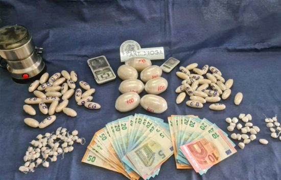 Terni - La droga e i soldi sequestrati