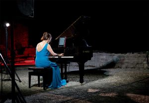 Montalto di Castro - Vulci sotto le stelle, nella seconda serata la pianista Sara Dominici