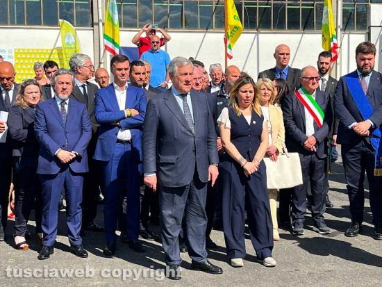 Nepi - Antonio Tajani al centro logistico di Coldiretti per la partenza di aiuti per Gaza