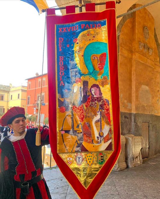 Palio dei Borgia - Il drappo dell'edizione 2024 dipinto da Stefano Mancini