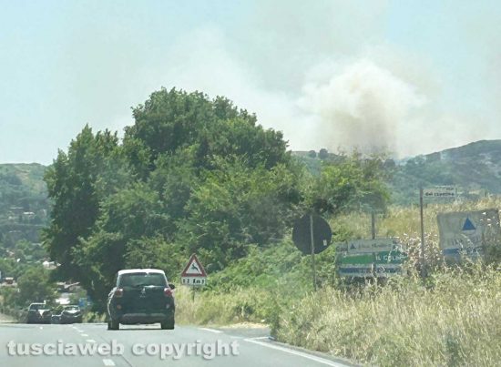 Campagnano di Roma - L'incendio a ridosso della Cassia bis