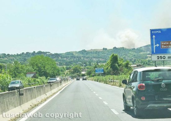 Campagnano di Roma - L'incendio a ridosso della Cassia bis