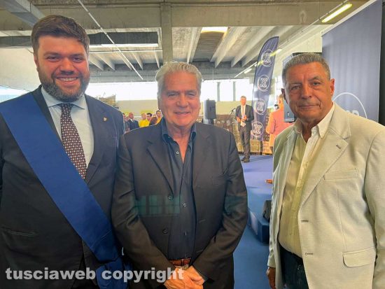 Nepi - Centro logistico di Coldiretti da dove sono partiti gli aiuti per Gaza - Da sinistra Alessandro Romoli, Giovanni Arena, Giulio Marini