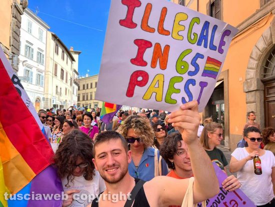 Oltre 3mila cittadini al primo TusciaPride