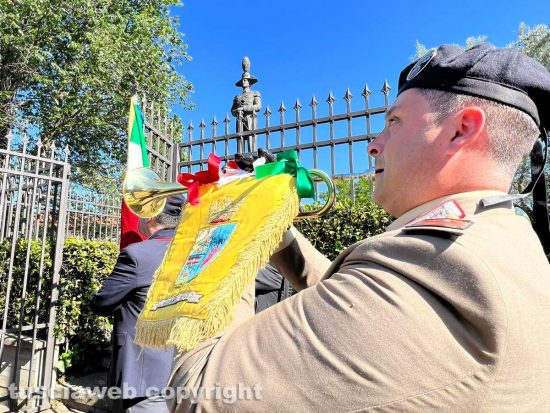 Viterbo - Deposizione della corona al monumento dei carabinieri all’Ellera