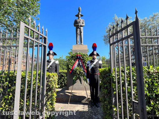 Viterbo - Deposizione della corona al monumento dei carabinieri all’Ellera